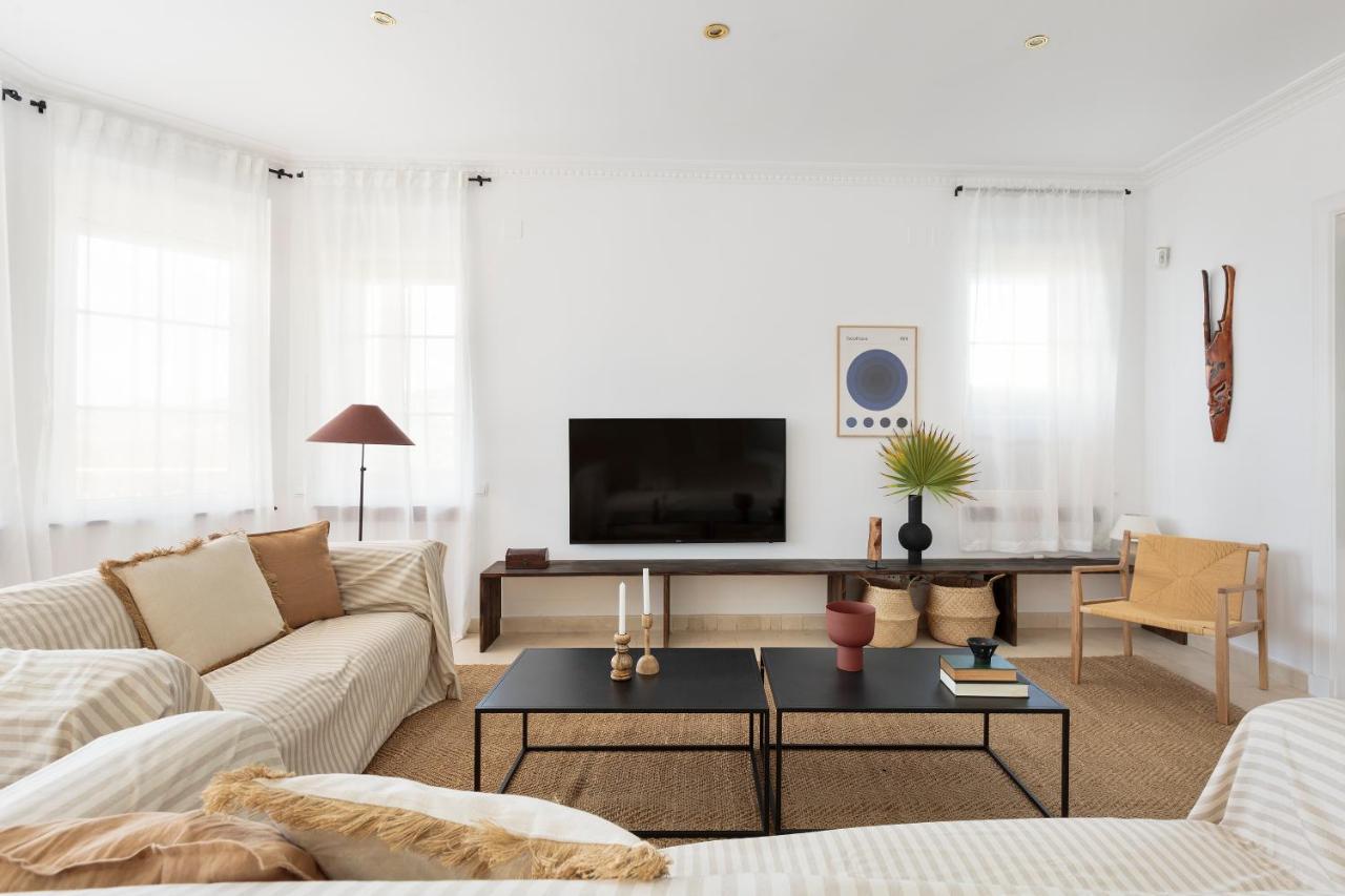 Luxury Seaview By Olala Homes *